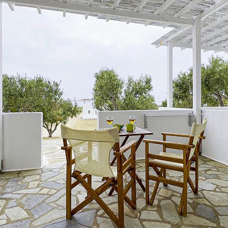 Alisea Resort Kímolos Екстериор снимка
