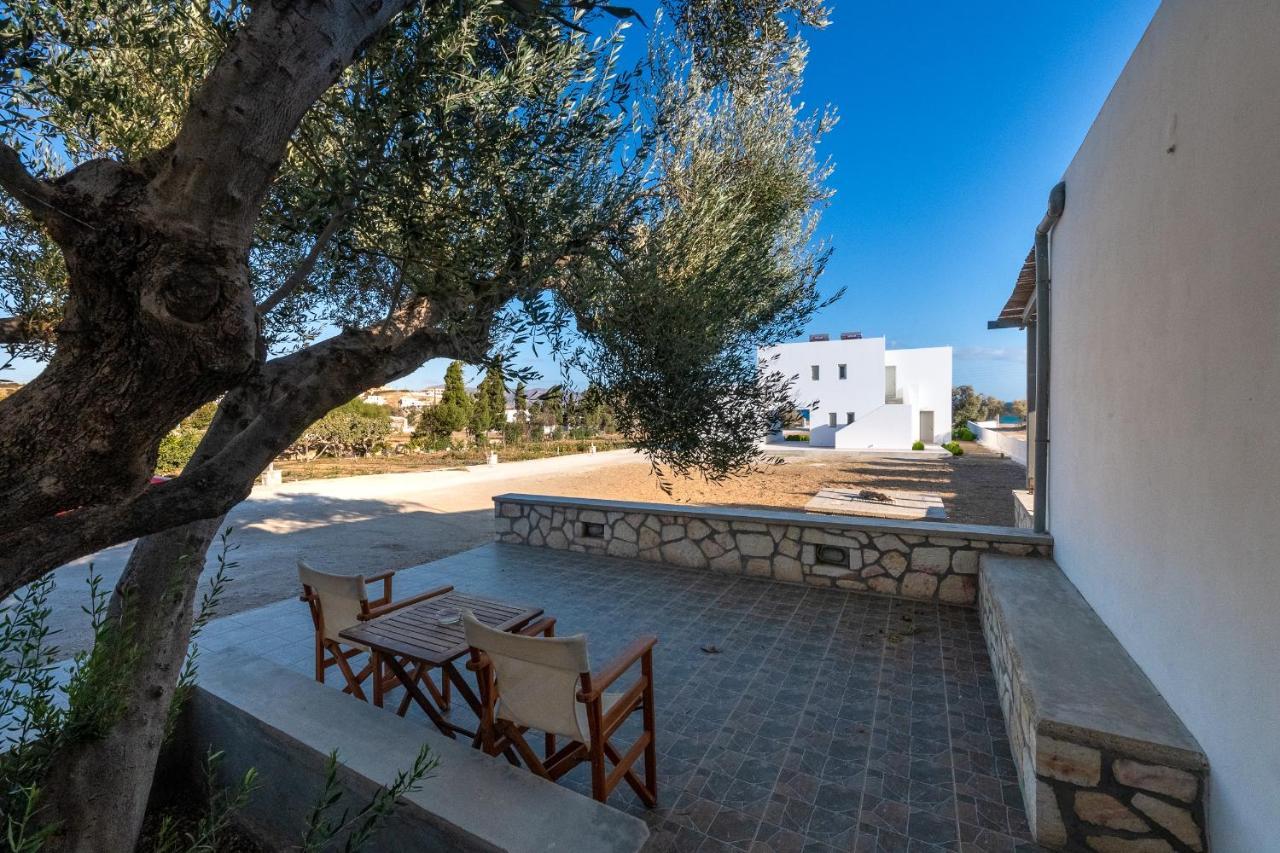 Alisea Resort Kímolos Екстериор снимка